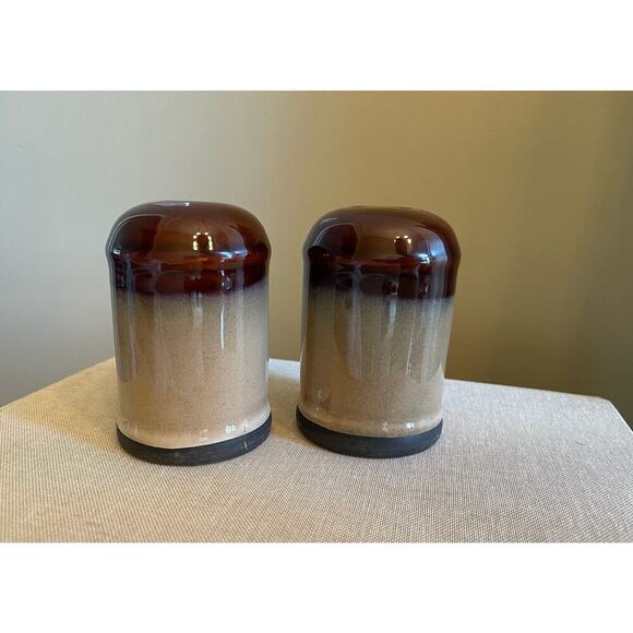 Vintage Sango Nova Brown Salt Pepper Shaker Set Beige Brown Earthware Round S&P - Picture 1 of 4